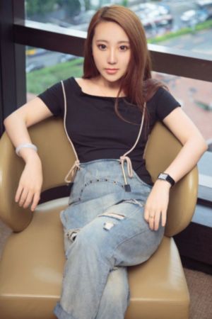 女教师免费观看